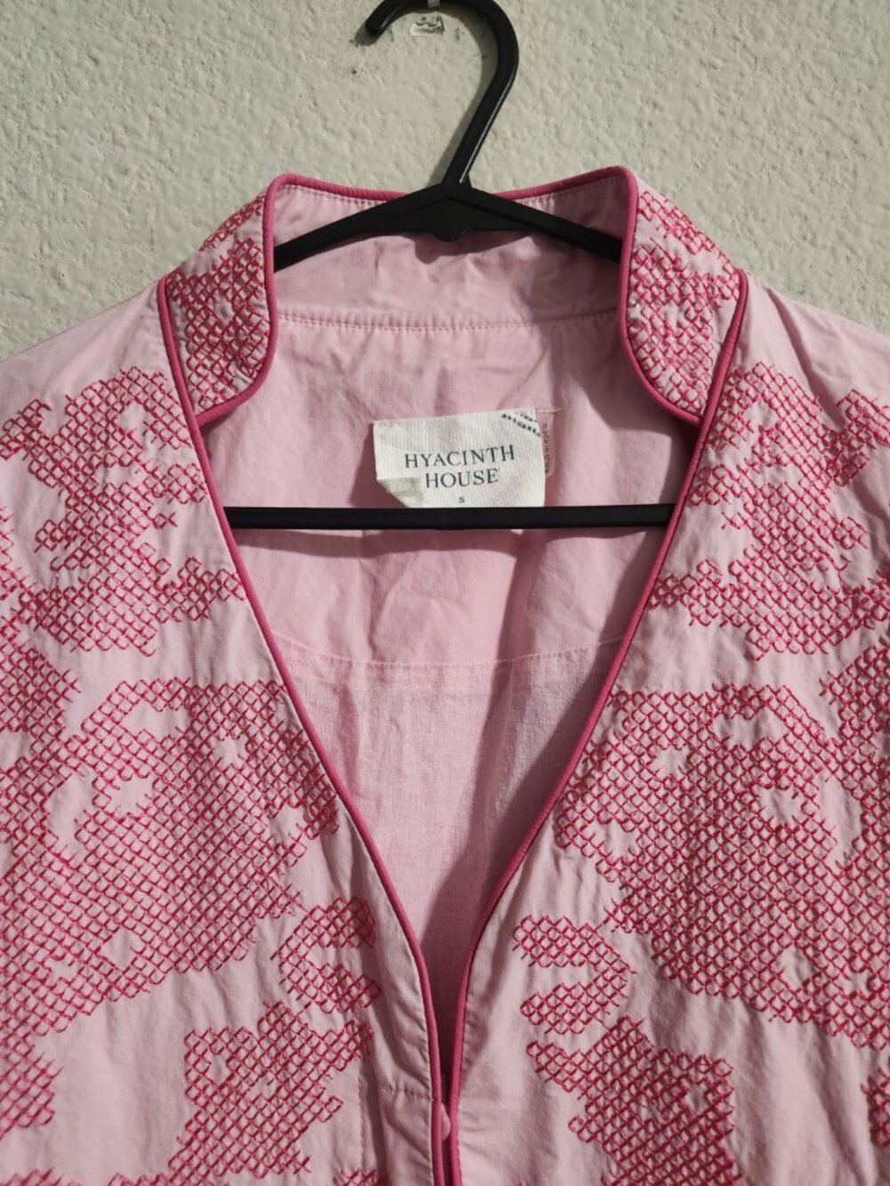 Tuckernuck Hyacinth House Pink Arem Embroidered Caftan Front Zip size small - Picture 5 of 10